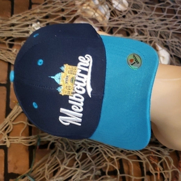 CAP. MELBOURNE  I 💘 Australia - Picture 1 of 7